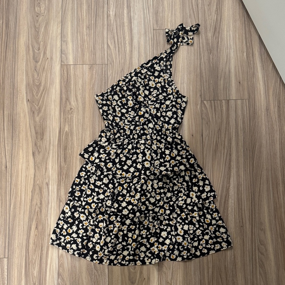 One-Shoulder Black Floral Tiered Dress